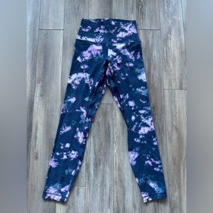 Lululemon aligns size 4